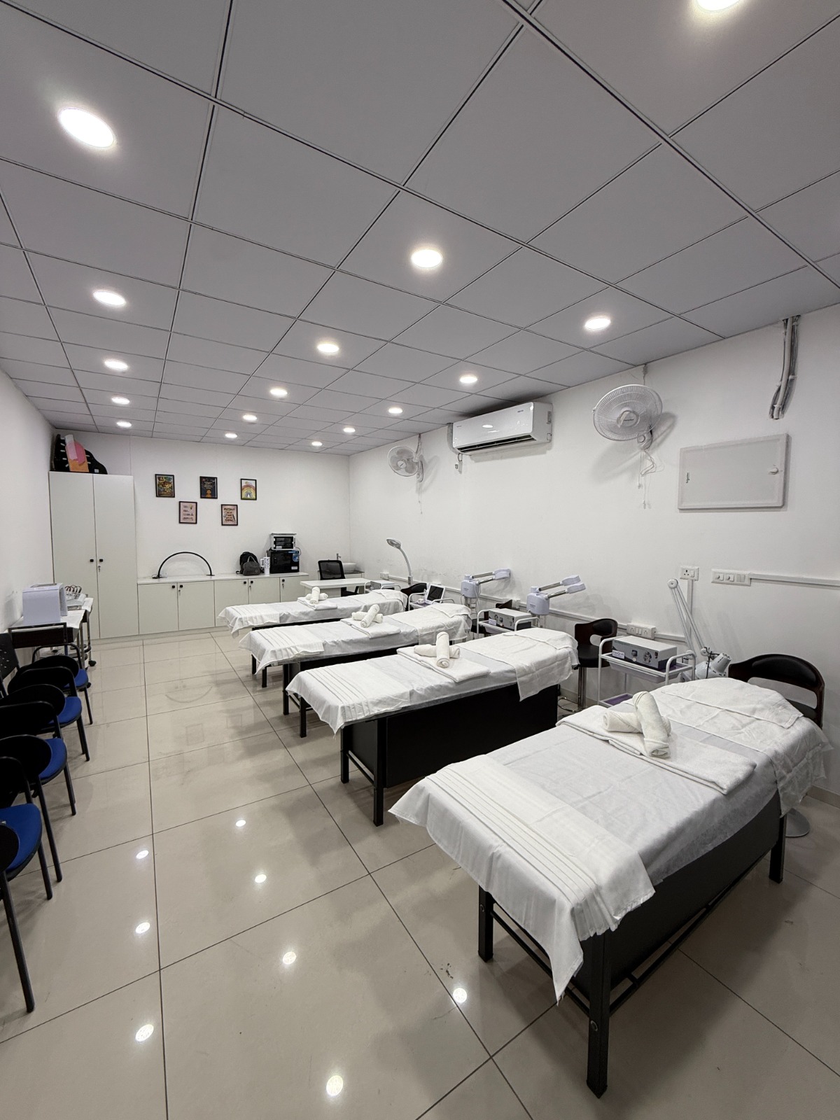 Hands-on practical beauty training at TRIQOS